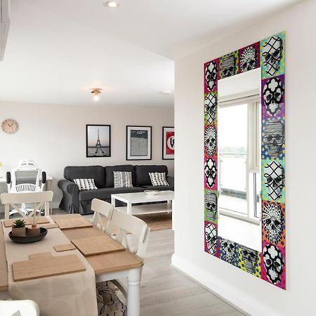 Spacious Apartment With Parking Space, Close To Heathrow, Elizabeth Line And Windsor Maidenhead Extérieur photo