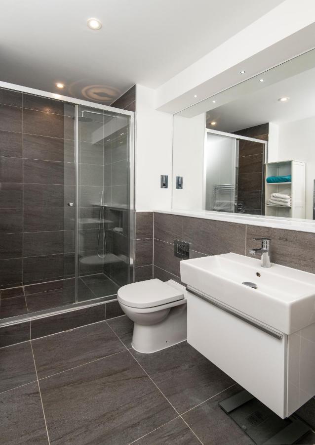 Spacious Apartment With Parking Space, Close To Heathrow, Elizabeth Line And Windsor Maidenhead Extérieur photo