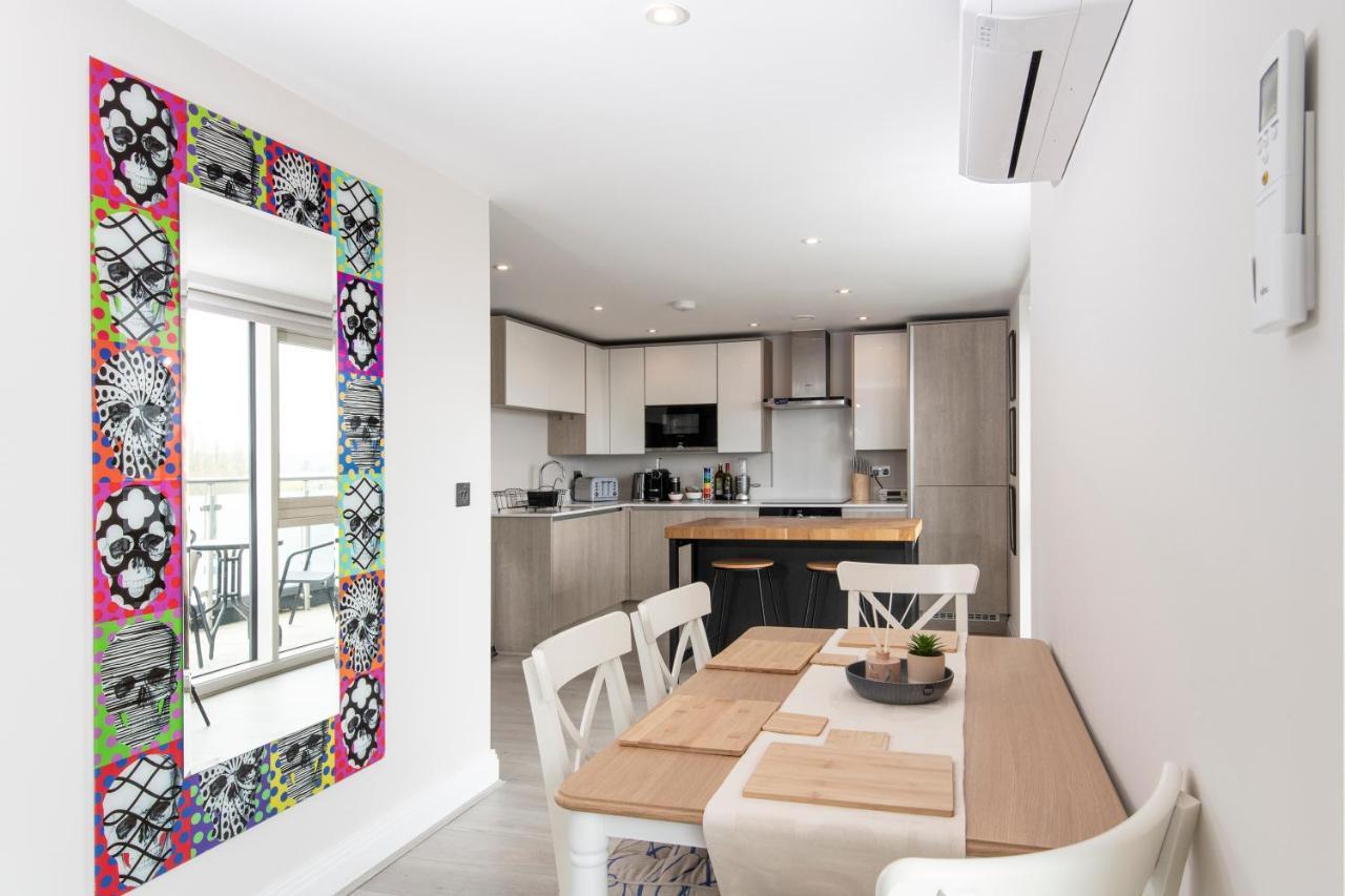 Spacious Apartment With Parking Space, Close To Heathrow, Elizabeth Line And Windsor Maidenhead Extérieur photo